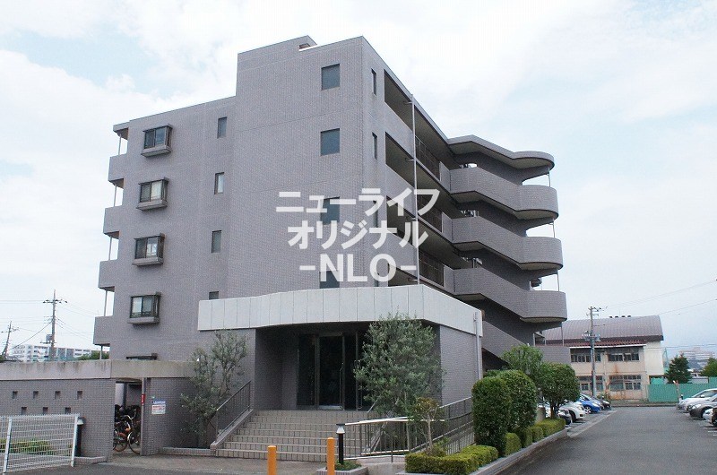 建物外観　本厚木駅徒歩15分、エレベーター付きマンション☆