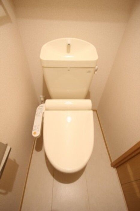 京成本線 東中山駅 徒歩14分 2階建 築12年のトイレ写真