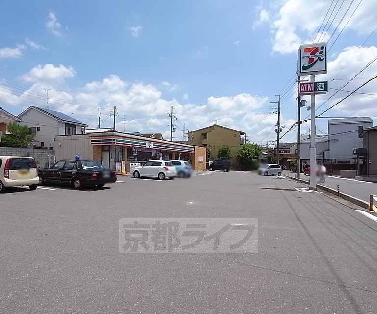 【宇治市五ケ庄のアパートのコンビニ】