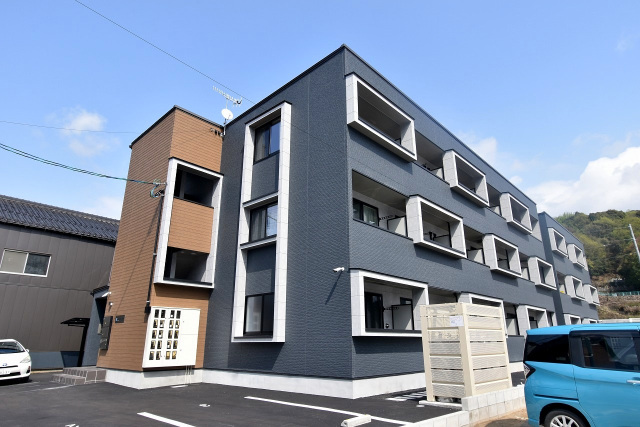広島市安佐北区可部のアパートの建物外観