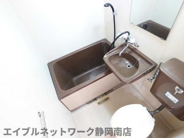 バス・シャワールーム　ユニットバスになります