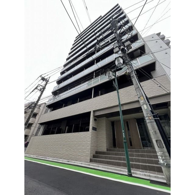 【川口市西川口のマンションの建物外観】