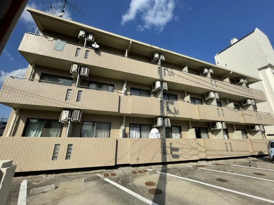 広島市西区井口のマンションの建物外観