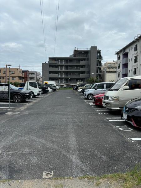 【いろどりの社の駐車場】