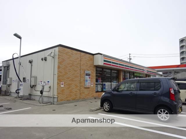 コンビニ　セブンイレブン（コンビニ）まで383m
