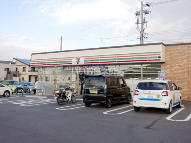 コンビニ　セブンイレブン幸田駅前店（コンビニ）まで633m