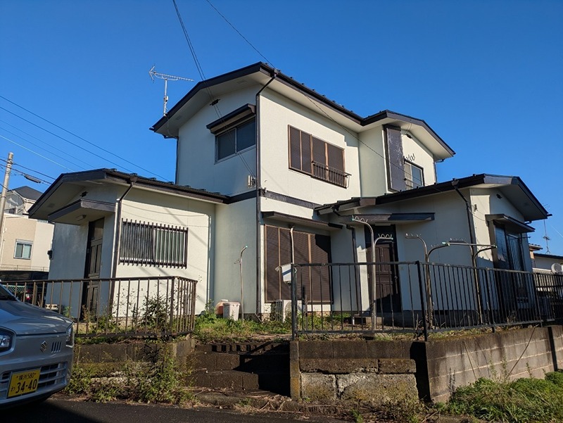 井上テラスAの建物外観