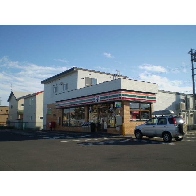 コンビニ　セブンイレブン（コンビニ）まで460m