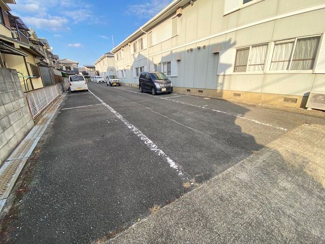 【磯城郡田原本町大字阪手のアパートの駐車場】