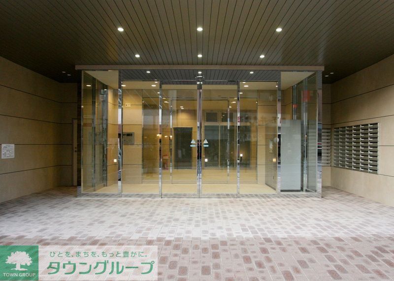 【福岡市博多区銀天町のマンションのエントランス】