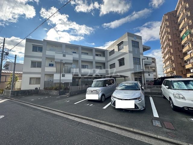 【豊橋市東雲町のマンションの駐車場】