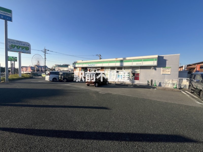 コンビニ　ファミリーマート　荒尾本井手店（コンビニ）まで300m