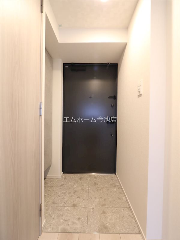 玄関　玄関　シューズボックス付