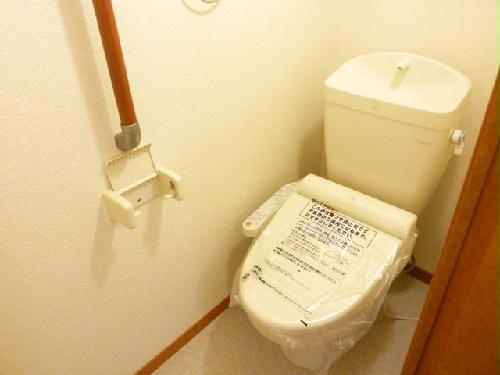 トイレ　温水洗浄便座完備