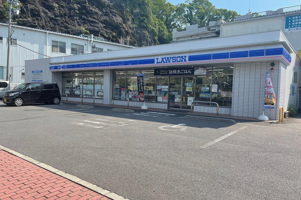 コンビニ　ローソン宝栄町店（コンビニ）まで100m