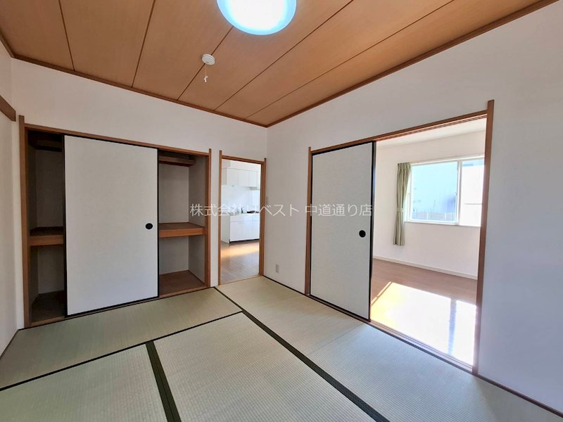 その他部屋・スペース　収納たっぷり明るい和室