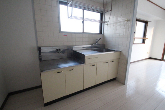 キッチン　※他号室の写真です