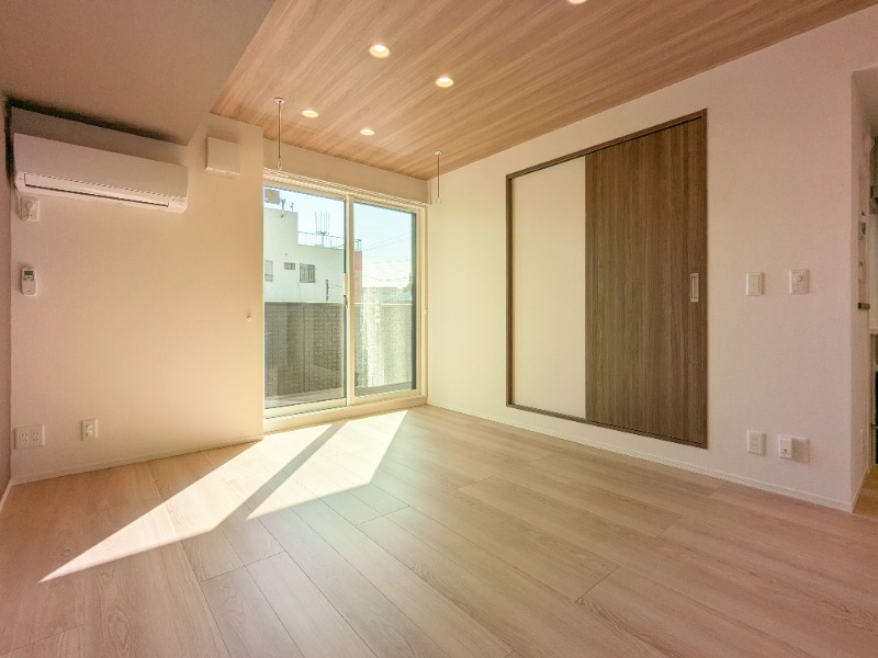 居室・リビング　図面と現状に相違がある場合には現状を優先