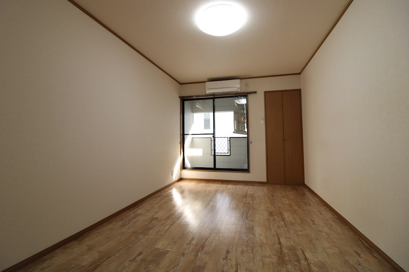 居室・リビング　※掲載写真は２階別部屋・参考資料です