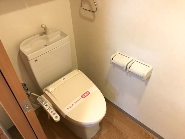 トイレ　☆温水洗浄便座完備のトイレ☆