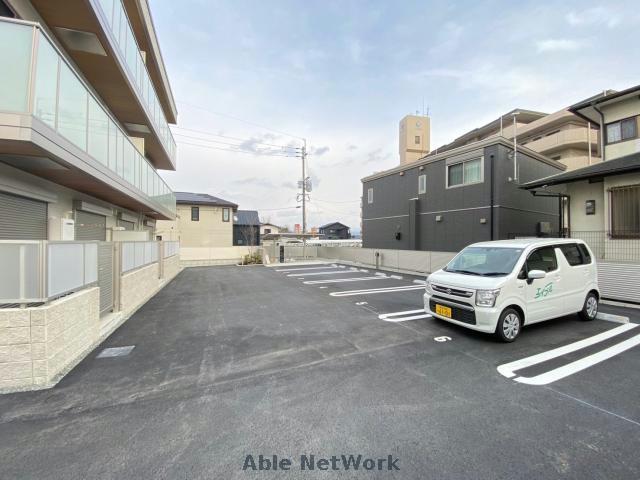 駐車場　駐車場