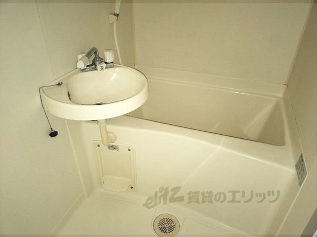 バス・シャワールーム　バス