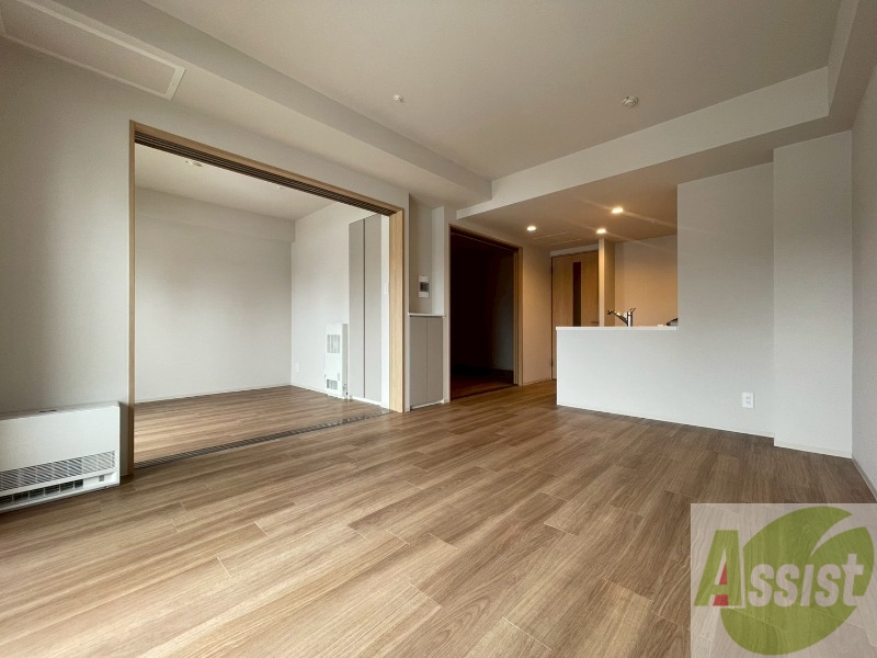 居室・リビング　広々としたリビングですね。使い勝手がよさそうですね！