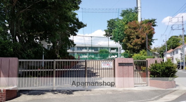 中学校　横浜市立南戸塚中学校（中学校）まで1090m