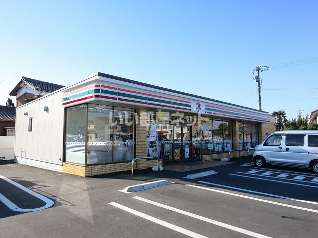 コンビニ　セブンイレブン西尾平坂町店（コンビニ）まで450m