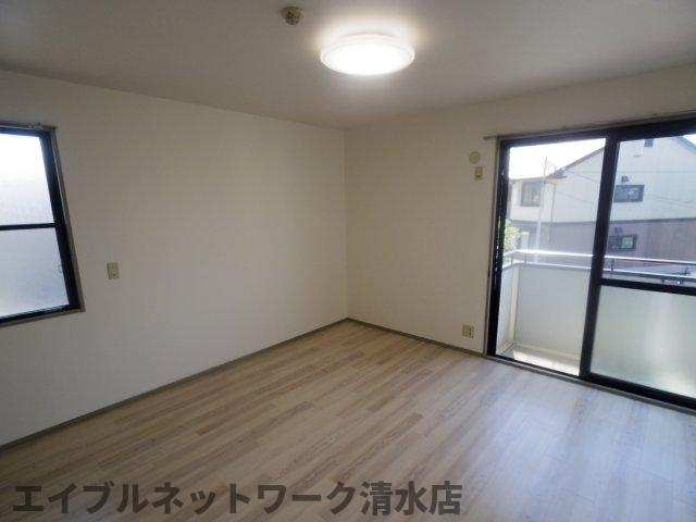 居室・リビング　同物件同タイプ