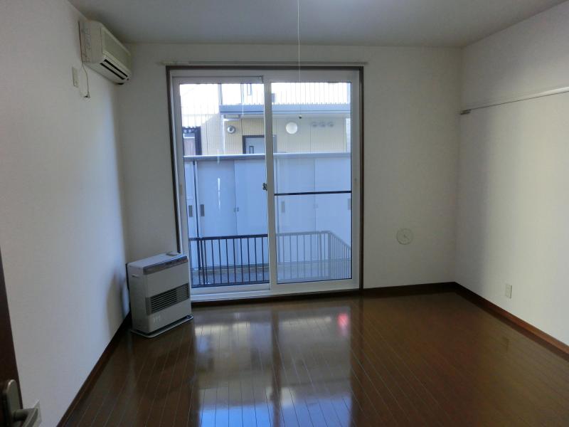 居室・リビング　同タイプの写真です。