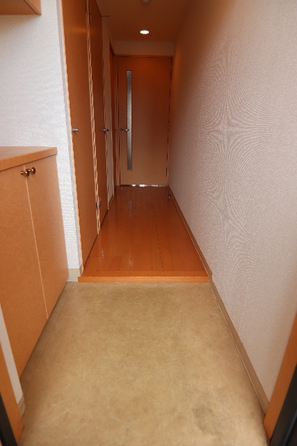 玄関　※別室の参考写真の為、現況優先です。
