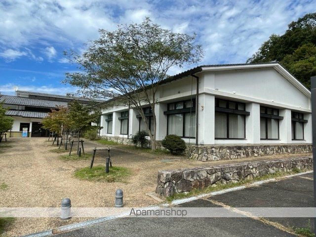 図書館　近江八幡市図書館安土図書館（図書館）まで950m