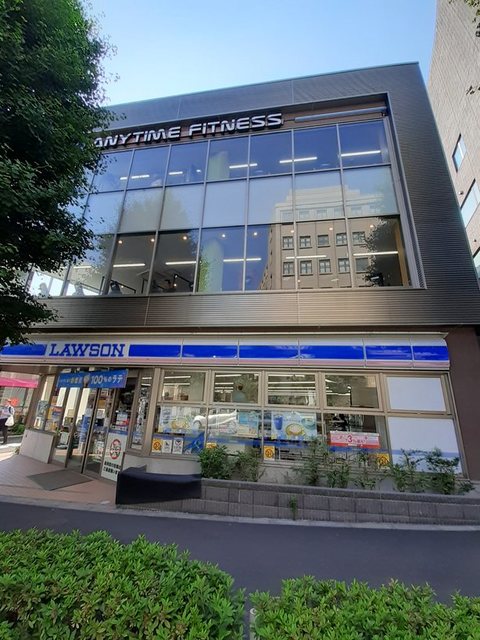 コンビニ　ローソン広尾高校前店（コンビニ）まで82m