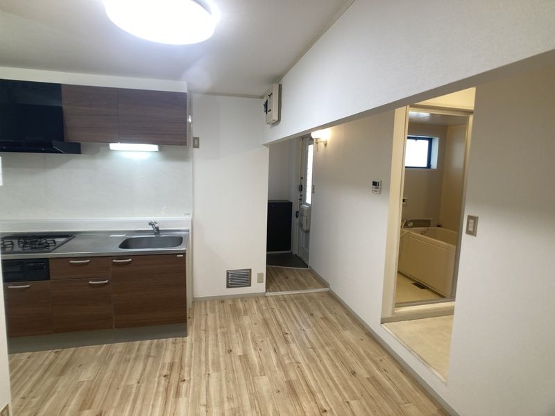 居室・リビング　こちらの居間で趣味の時間をお楽しみください