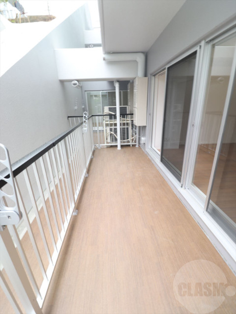 バルコニー　奥行きがあり解放感のあるバルコニーです