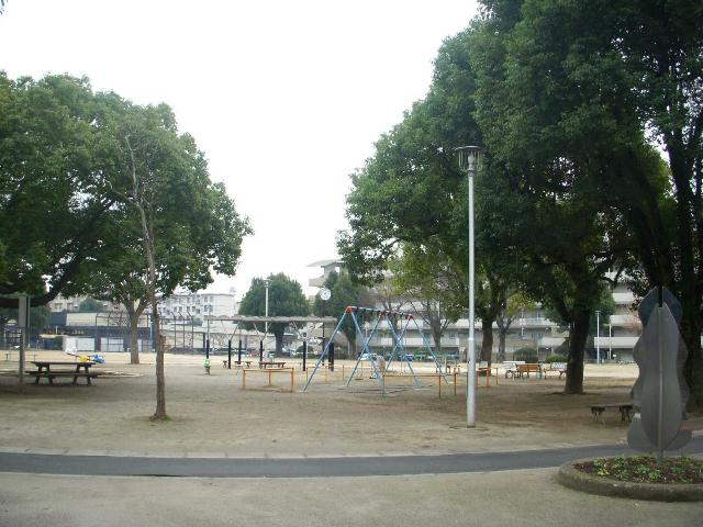 その他　楠中央公園（その他）まで440m