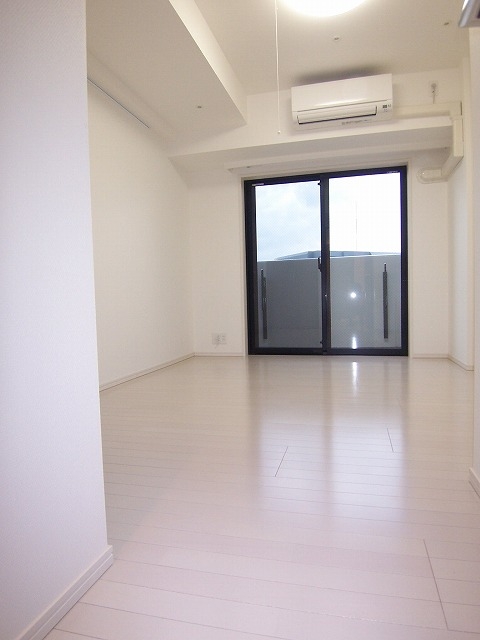 居室・リビング　中はこのようになっています