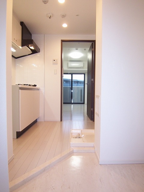 玄関　内装は落ち着いています