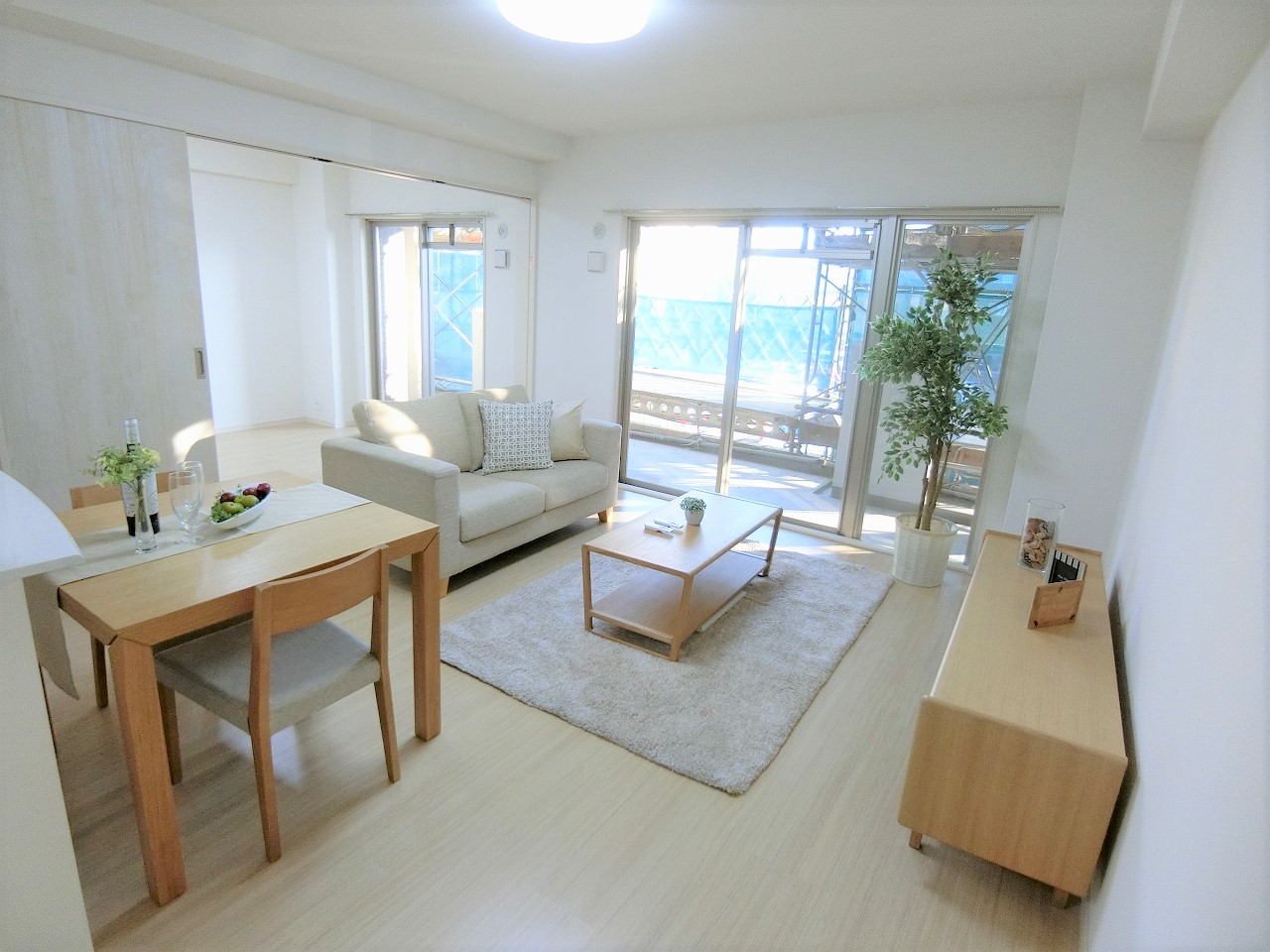 居室・リビング　同間取り別のお部屋です。