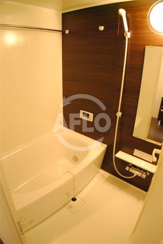 バス・シャワールーム　グランルージュ谷町六町目　浴室