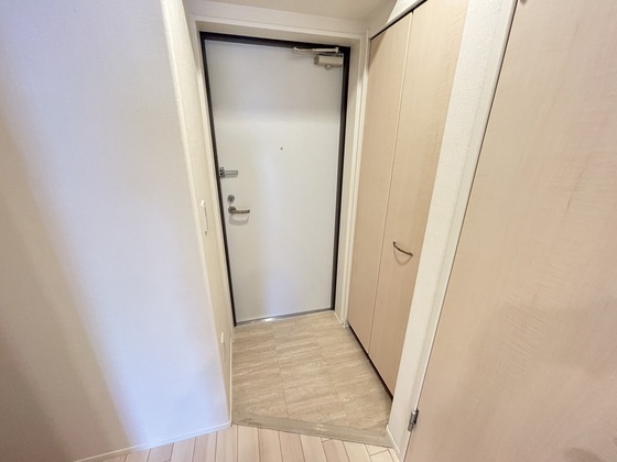 玄関　※別部屋の写真です