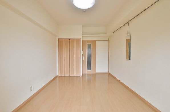 居室・リビング　8.3帖洋室