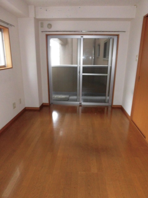 居室・リビング　他号室の写真になります。