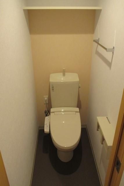 トイレ　洗浄便座付きトイレ