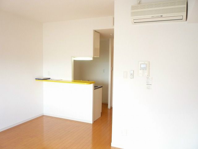 居室・リビング　同型イメージ現状優先します