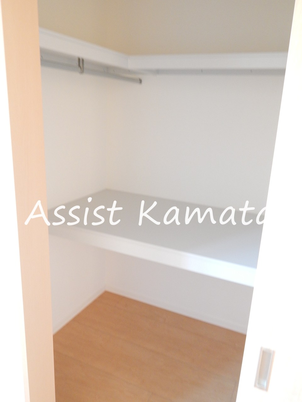 収納　写真は同タイプの別号室です