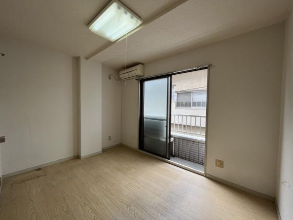 居室・リビング　明るいお部屋です。