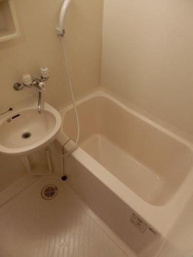 バス・シャワールーム　ゆっくり入れるバスルーム