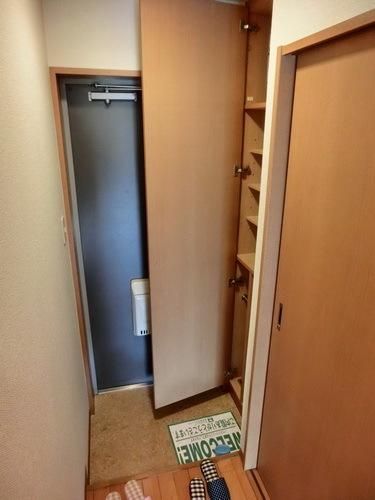 玄関　下駄箱も大きめですよ。